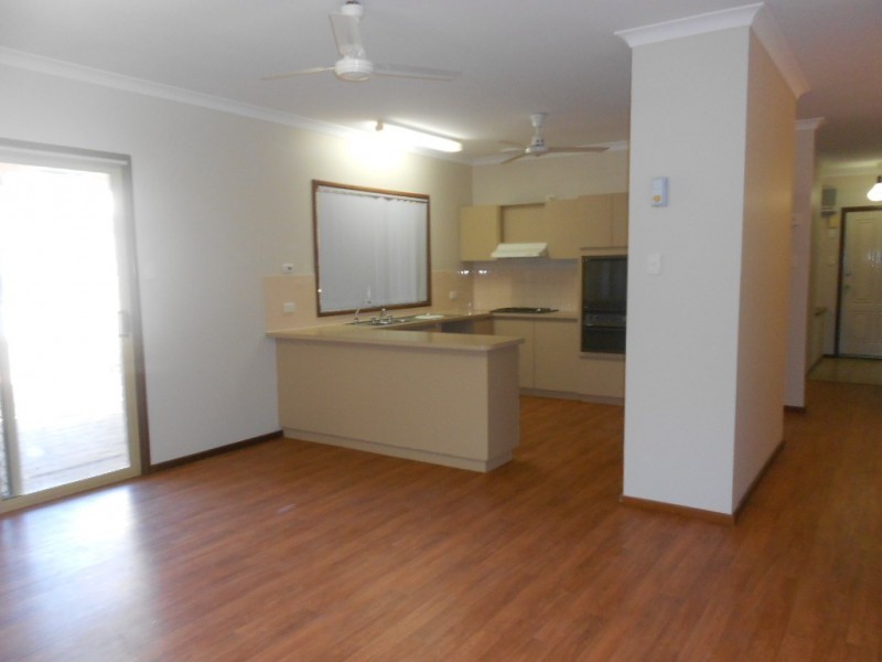 8 Birch Place, Baynton WA 6714