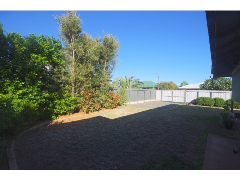 16 Bowerbird Drive, Nickol WA 6714