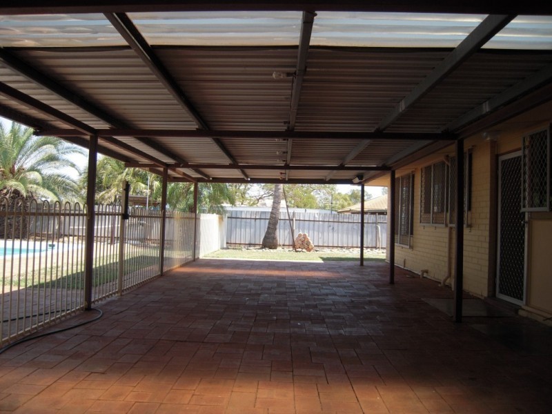 6 Stuart Crescent, Dampier WA 6713