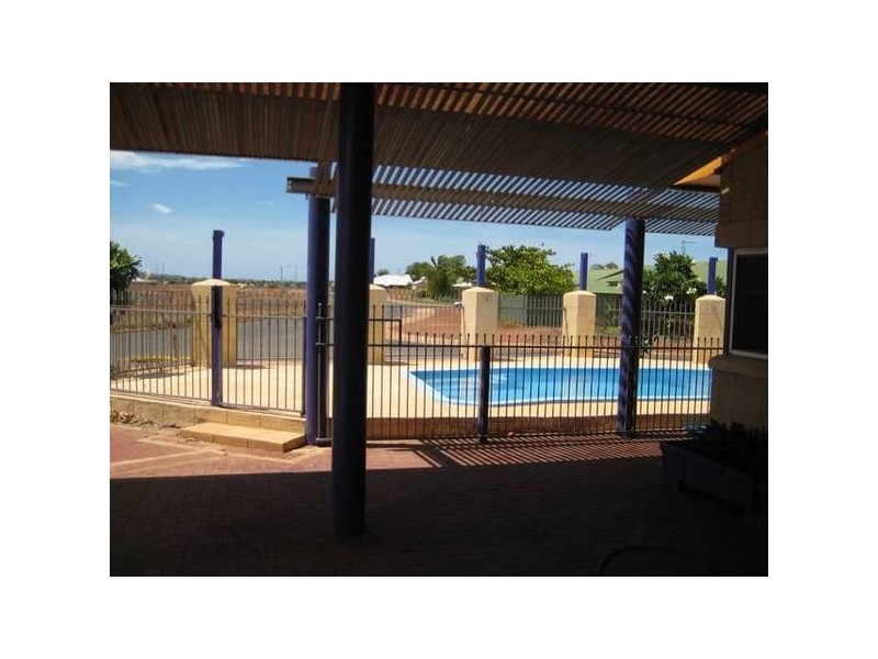 8 Baynton Drive, Karratha WA 6714