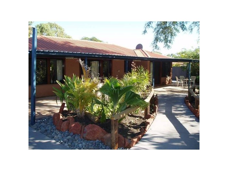 67 Hardey Crescent, Dampier WA 6713
