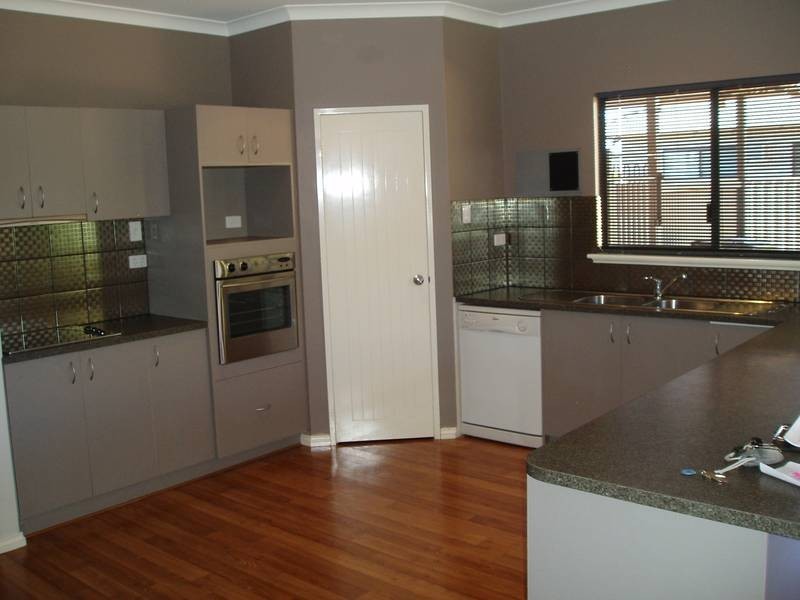 10 Armstrong Drive, Baynton WA 6714