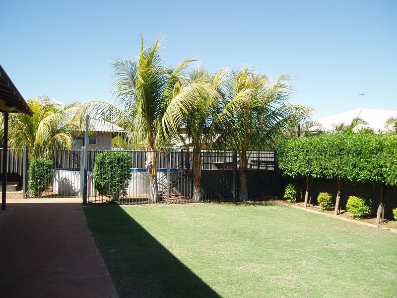 10 Armstrong Drive, Baynton WA 6714