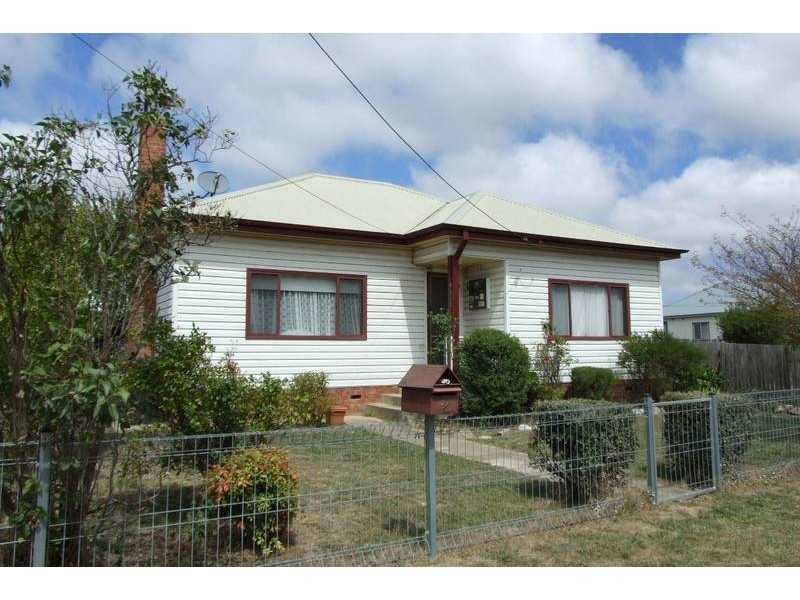2 Herborn Street, Oberon NSW 2787