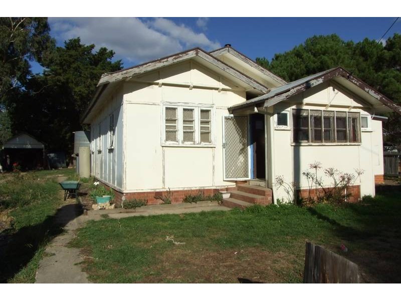 32 Lloyd Street, Burraga NSW 2795