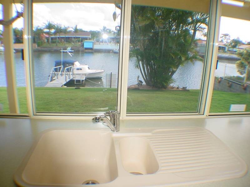 16 Hoya Crescent, Bribie Island QLD 4507