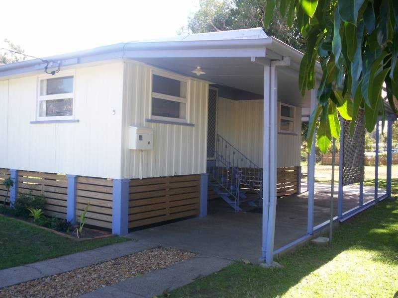 5 Hall Avenue, Bongaree QLD 4507
