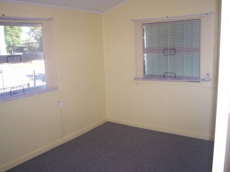5 Hall Avenue, Bongaree QLD 4507