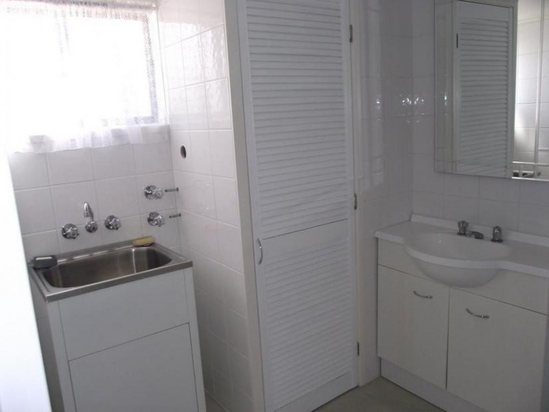 3/7 Hall Avenue, Bongaree QLD 4507