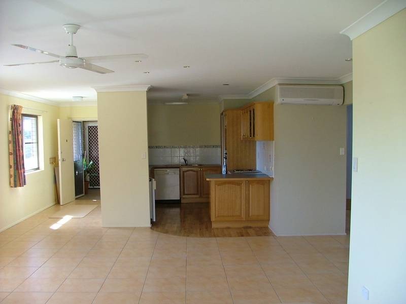 5/2 Sunderland, Banksia Beach QLD 4507