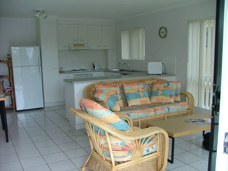 2/64 Rickman, Bribie Island QLD 4507