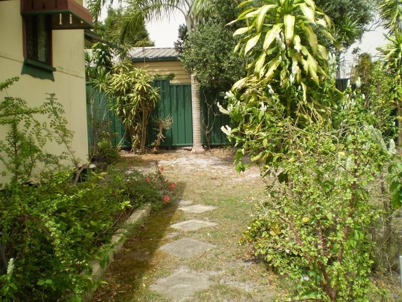 21 Cummings, Bongaree QLD 4507