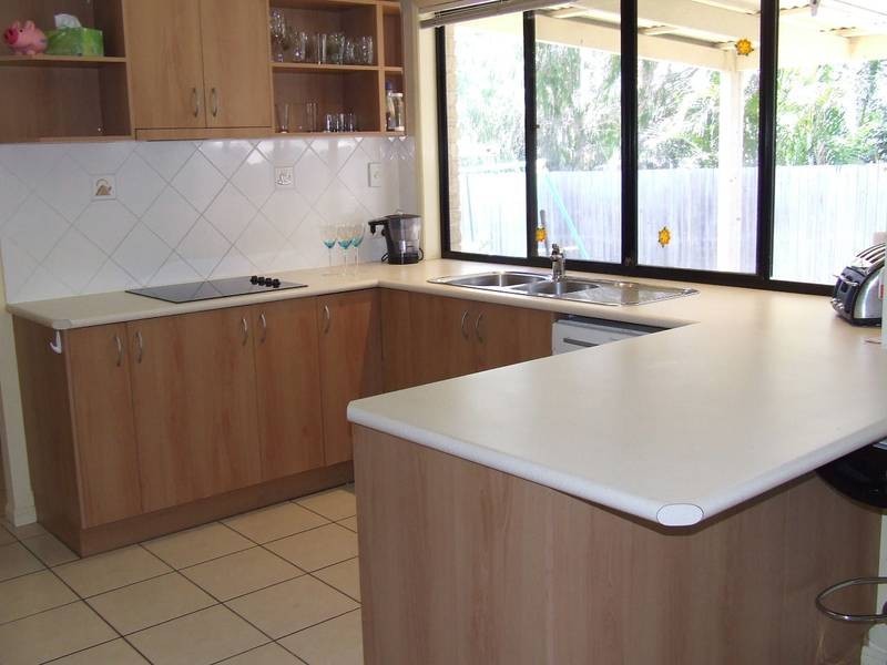 7 Coogee Place, Sandstone Point QLD 4511