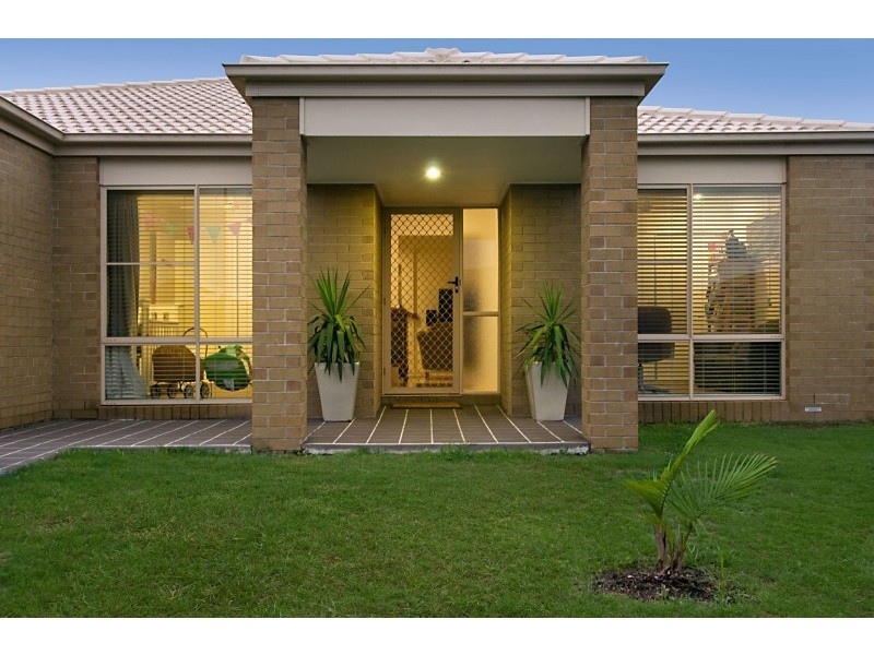 250 Bestmann Road East, Sandstone Point QLD 4511