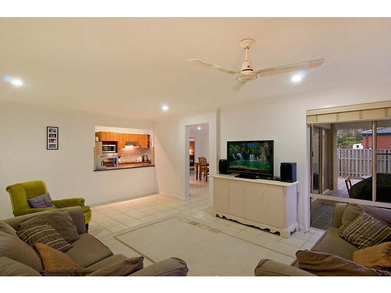 250 Bestmann Road East, Sandstone Point QLD 4511