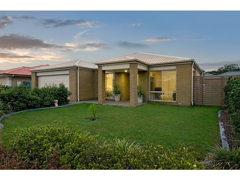 250 Bestmann Road East, Sandstone Point QLD 4511