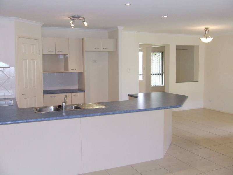 13 Bilinga Court, Sandstone Point QLD 4511
