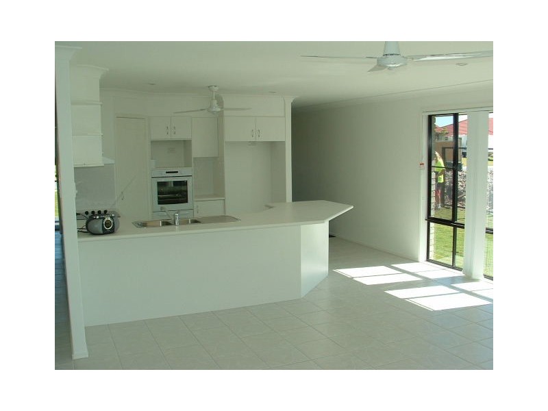 126 Carpenter Way, Sandstone Point QLD 4511