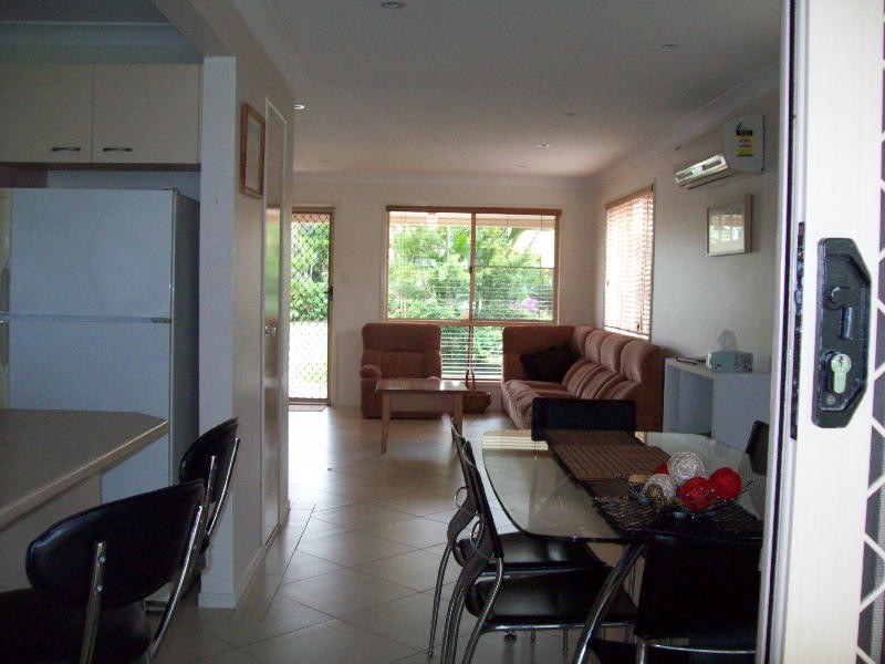 2/18 Hoya, Bribie Island QLD 4507
