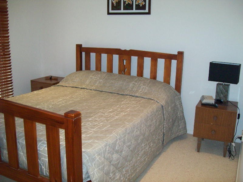 2/18 Hoya, Bribie Island QLD 4507