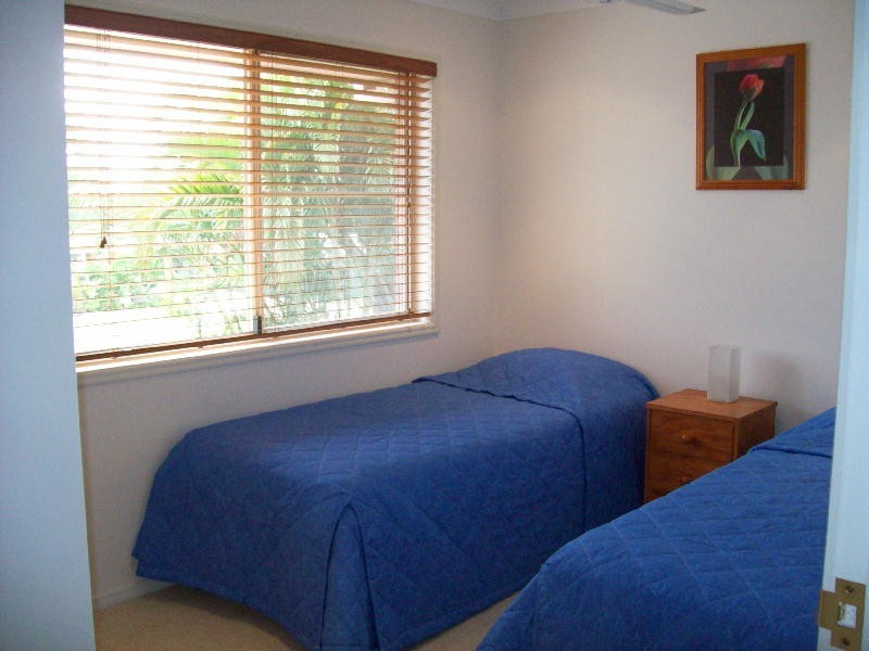 2/18 Hoya, Bribie Island QLD 4507