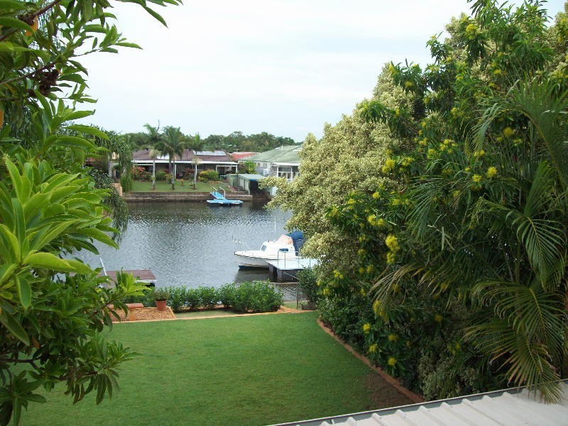 2/18 Hoya, Bribie Island QLD 4507