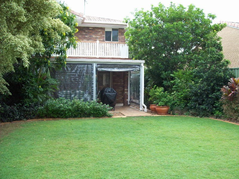 2/18 Hoya, Bribie Island QLD 4507