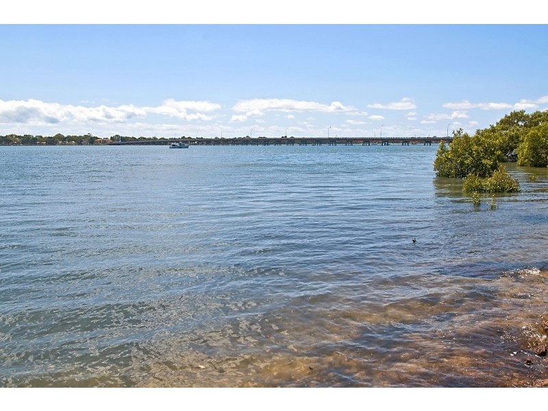 105/8 Spinnaker Drive, Sandstone Point QLD 4511