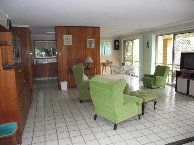 6 Elizabeth Batts Court, Banksia Beach QLD 4507