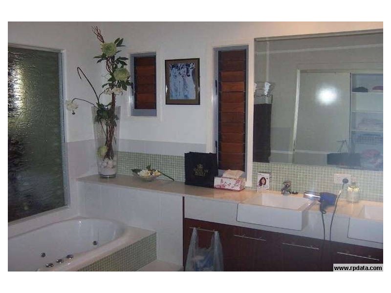 Sandstone Point QLD 4511