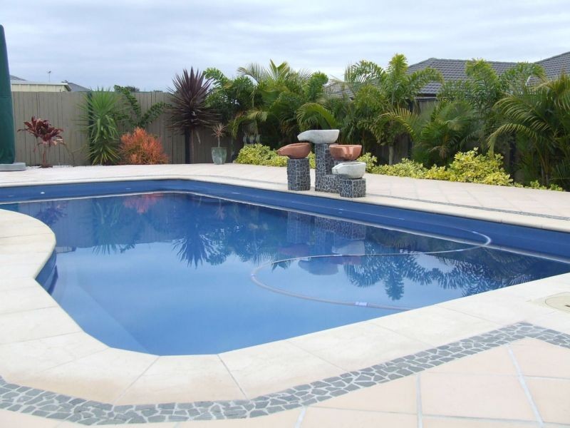 6 Dunwich Ct, Sandstone Point QLD 4511