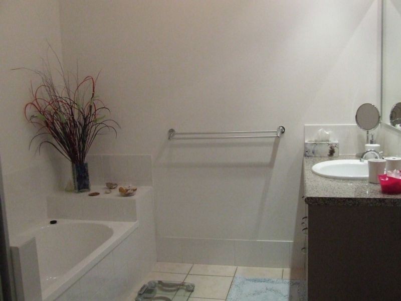 6 Dunwich Ct, Sandstone Point QLD 4511