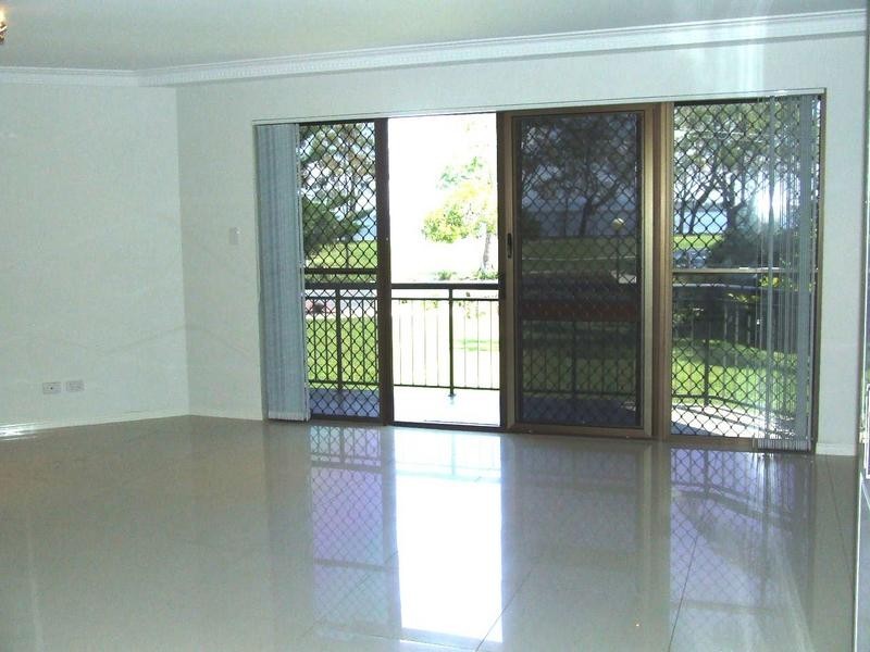 2/15 Toorbul Street, Bongaree QLD 4507