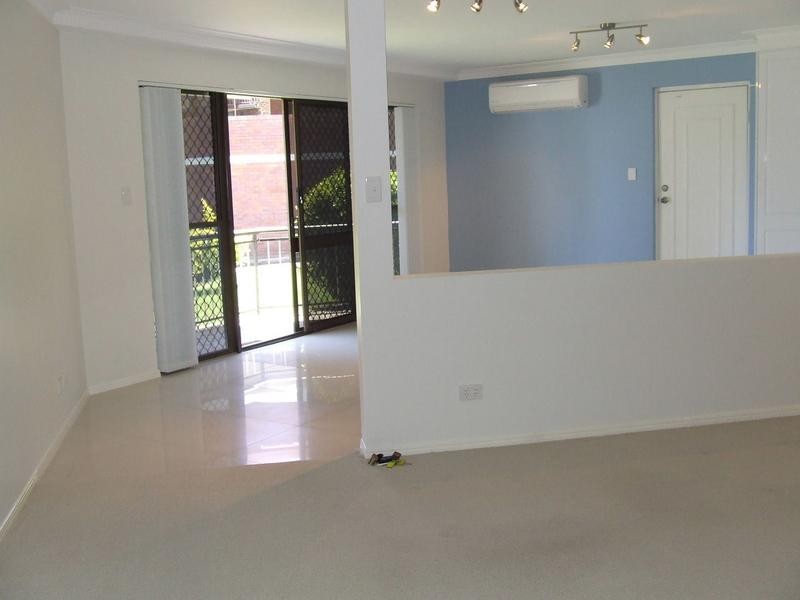 2/15 Toorbul Street, Bongaree QLD 4507