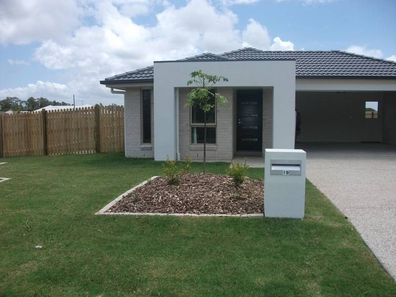 19 Watergum, Sandstone Point QLD 4511