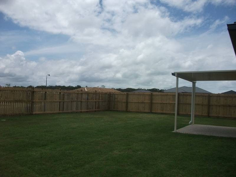 19 Watergum, Sandstone Point QLD 4511