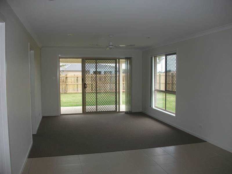 19 Watergum, Sandstone Point QLD 4511