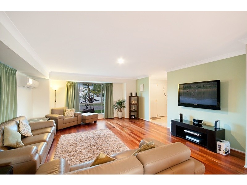 6 Trimaran Court, Banksia Beach QLD 4507