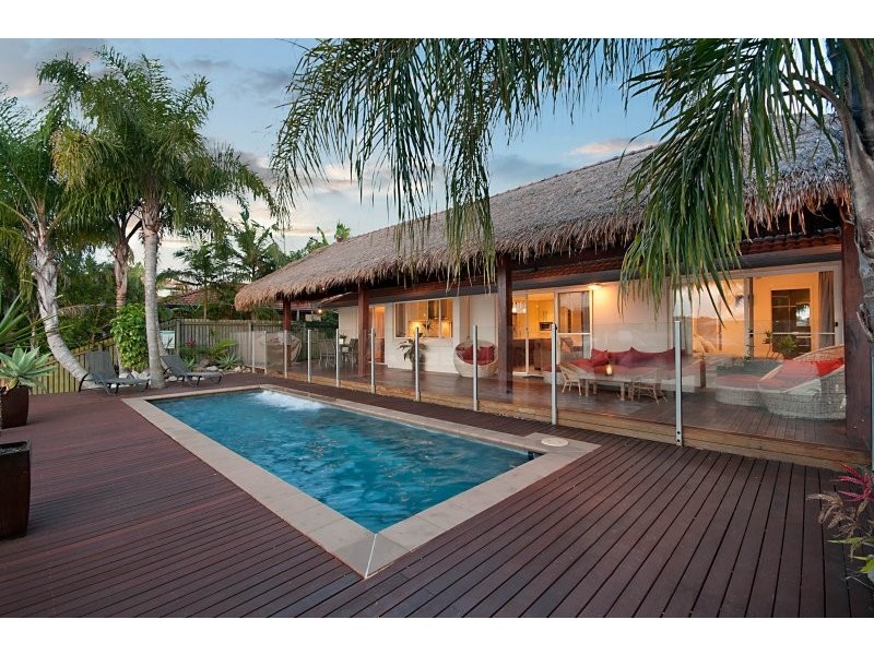 6 Trimaran Court, Banksia Beach QLD 4507