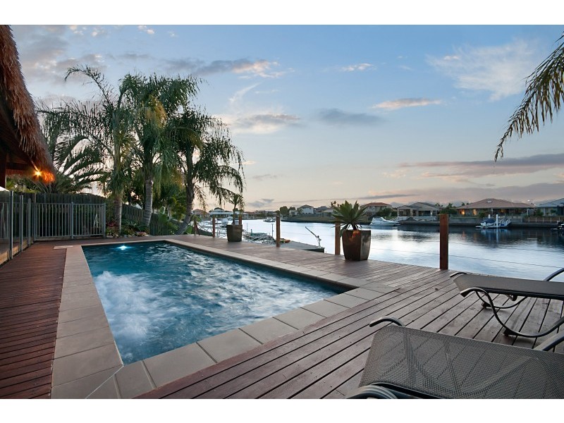 6 Trimaran Court, Banksia Beach QLD 4507