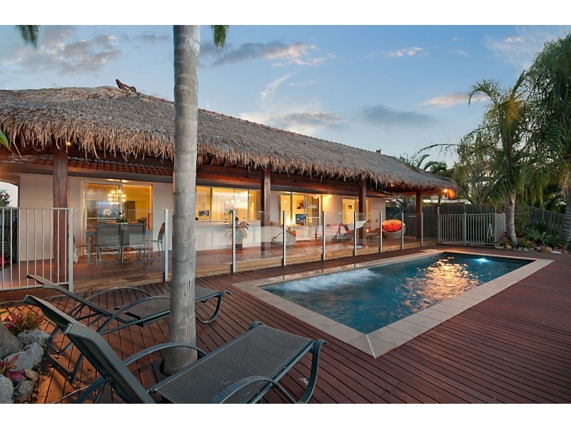 6 Trimaran Court, Banksia Beach QLD 4507