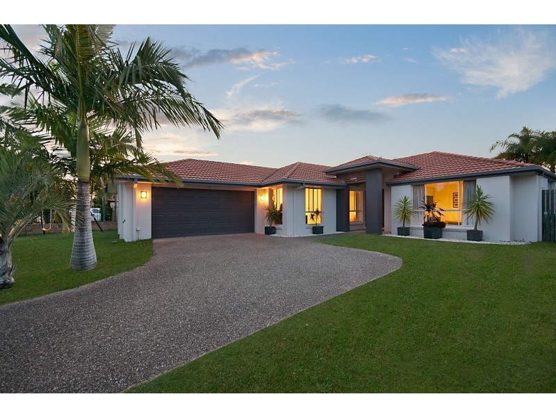 6 Trimaran Court, Banksia Beach QLD 4507