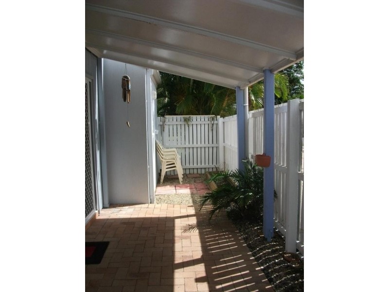 1/17 Rosella, Bongaree QLD 4507