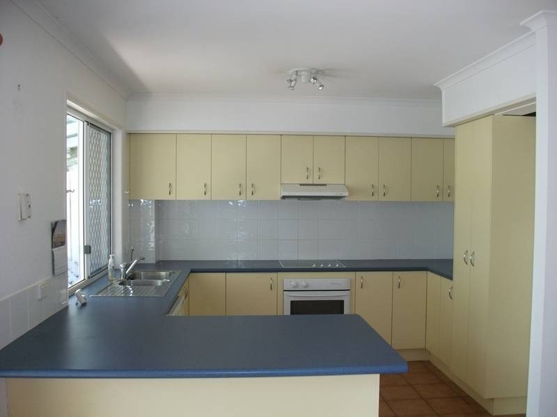1/17 Rosella, Bongaree QLD 4507