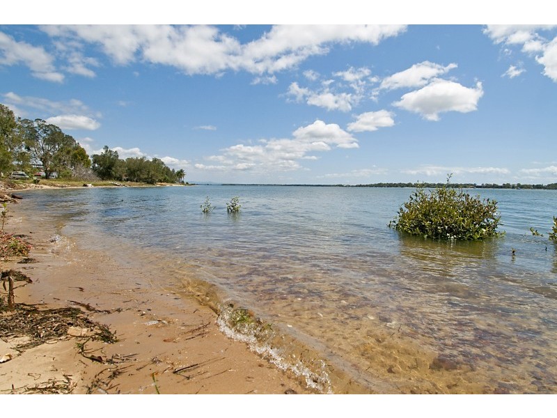 4/123 Spinnaker Drive, Sandstone Point QLD 4511