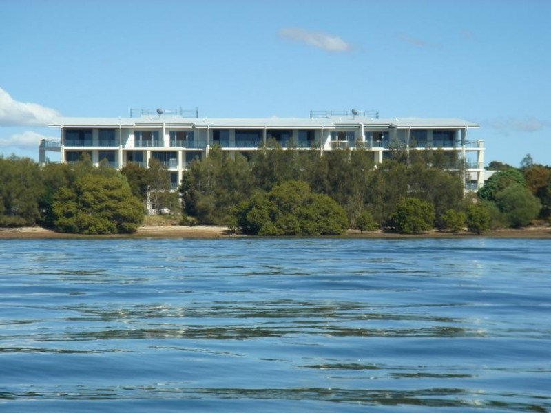 5/ Spinnaker Drive, Sandstone Point QLD 4511