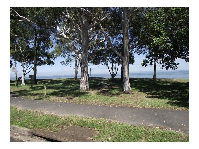 1/15 South Esplanade, Bongaree QLD 4507