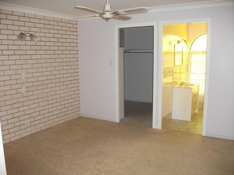 4 Taylor, Bongaree QLD 4507