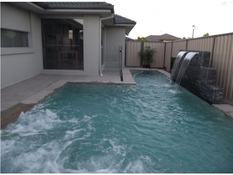 12 The Landing, Banksia Beach QLD 4507