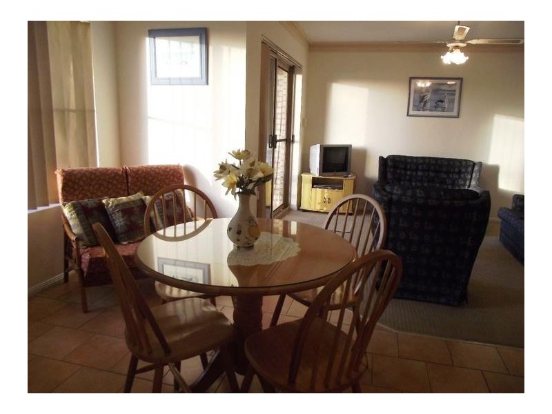 6/7 South Esplanade, Bongaree QLD 4507